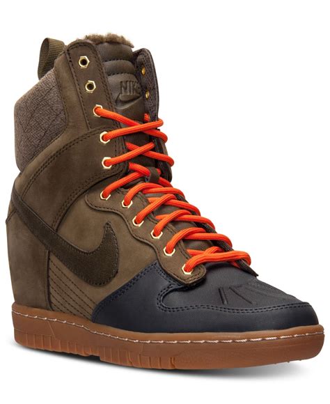 nike sky high dunk boots.